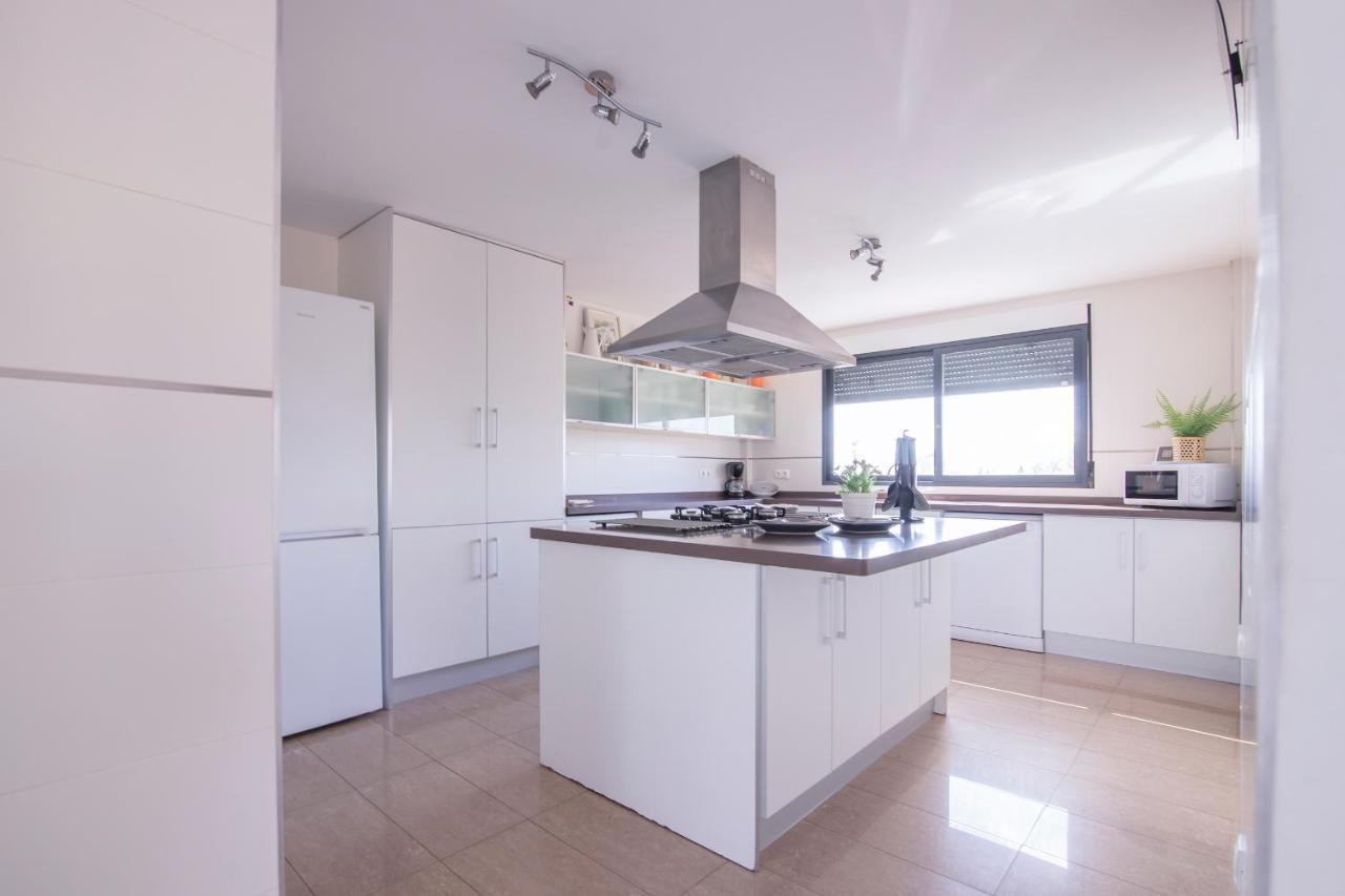 Villa Moderna Con Piscina เอลกัมเปโญ ภายนอก รูปภาพ