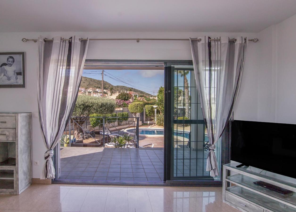 Villa Moderna Con Piscina เอลกัมเปโญ ภายนอก รูปภาพ